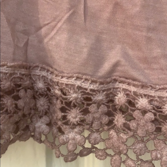 NWOT DOWN FOR IT FLORAL TRIM TOP (BLUSH) - Picture 3 of 6